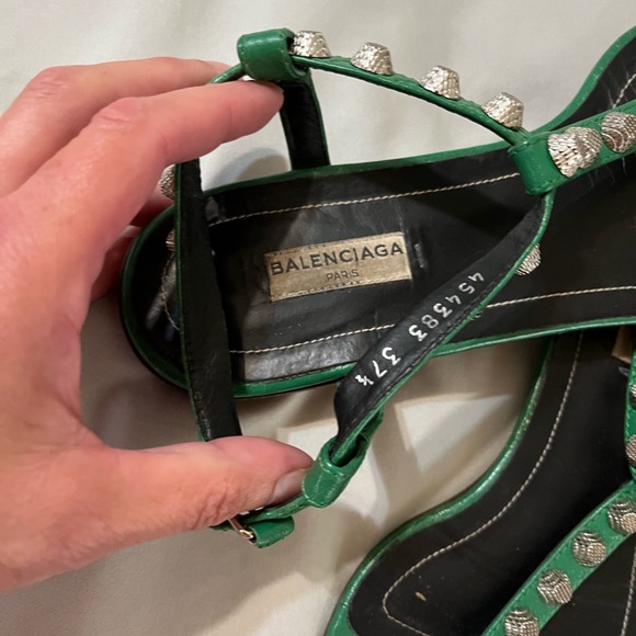 Balenciaga green leather studded sandals - Picture 4 of 5
